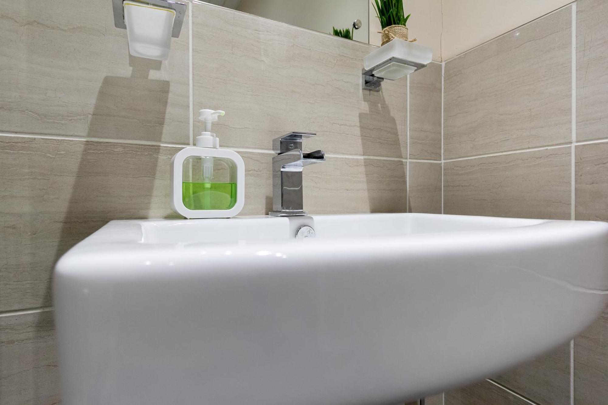 Ferienwohnung Bathway House - Free Secured Parking And Wifi Coventry Exterior foto