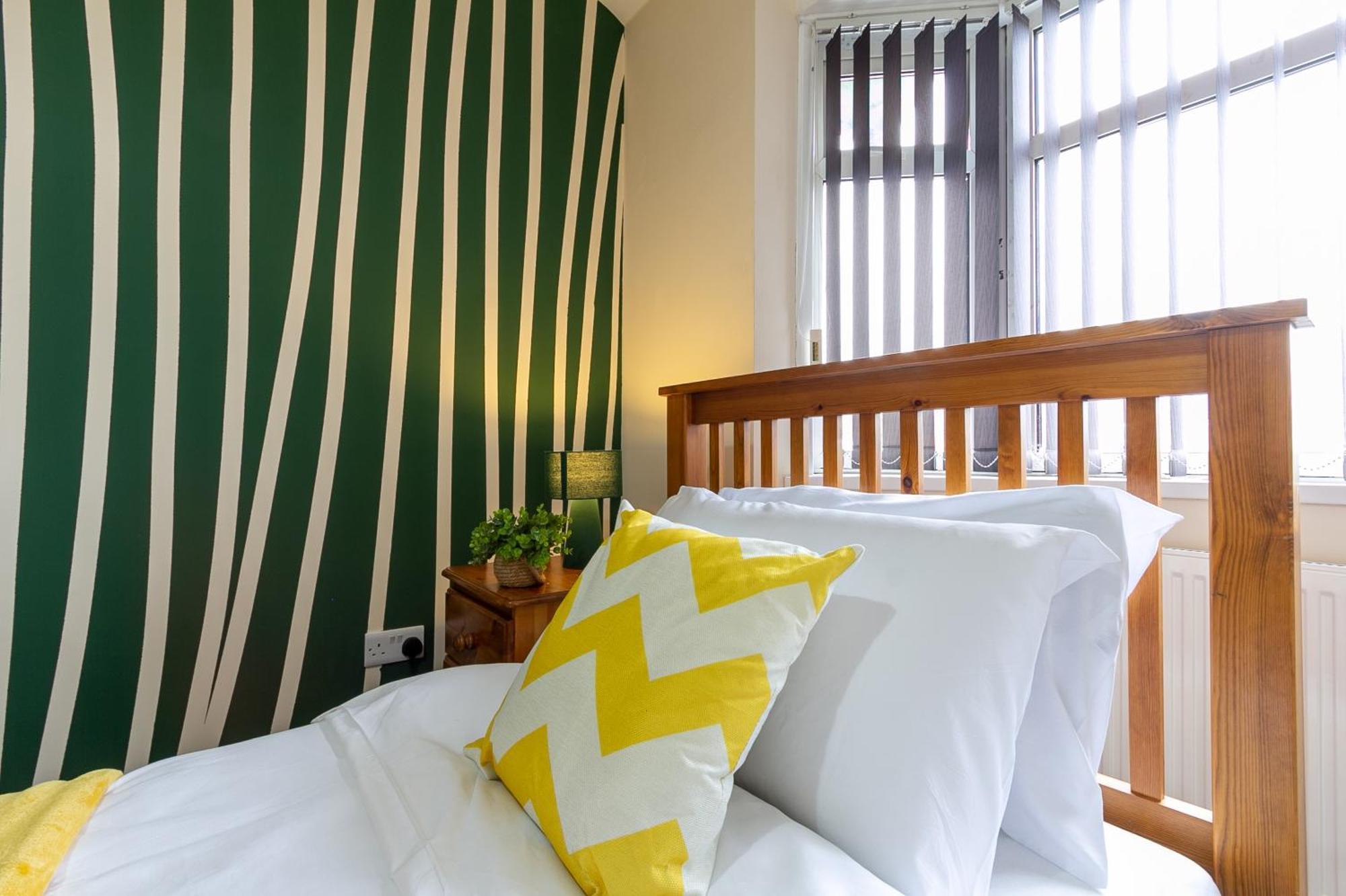 Ferienwohnung Bathway House - Free Secured Parking And Wifi Coventry Exterior foto